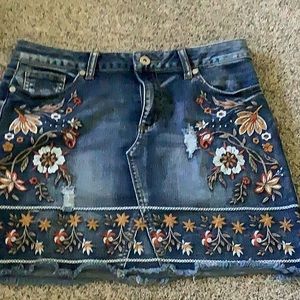 Altar’d State floral embroidered S jean skirt with pockets